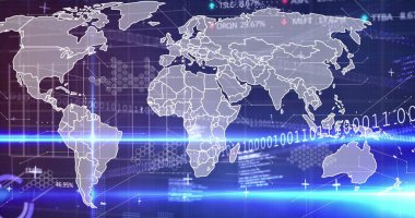 Dünya haritası, veri işleme ve menekşe arkaplanındaki ışıklar. Küresel finans, ekonomi, veri işleme ve teknoloji konsepti, dijital olarak oluşturulmuş görüntü.