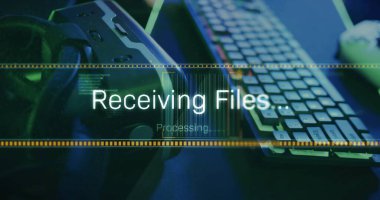 Bilgisayar üzerinden bilgisayar veri işleme görüntüsü. Küresel iş, bağlantılar, hesaplama ve veri işleme kavramı, dijital olarak oluşturulmuş resim.
