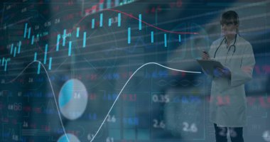 Kafkasyalı kadın doktor üzerinden veri işleme görüntüsü. Küresel tıp, bağlantılar, hesaplama ve veri işleme kavramı, dijital olarak oluşturulmuş resim.