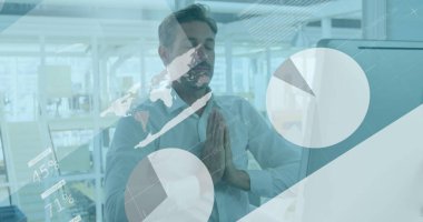 Kafkas işadamının veri işleme görüntüsü. Küresel siber güvenlik, hesaplama, dijital arayüz ve veri işleme kavramı, dijital olarak oluşturulmuş görüntü.