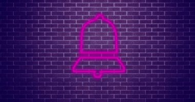 Tuğla duvar 4k üzerindeki sarı bir ok neon tabelanın resmi