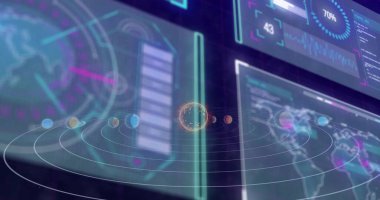 Ekranların üzerinde bilgisayar veri işleme resmi. Küresel iş, bağlantılar, hesaplama ve veri işleme kavramı, dijital olarak oluşturulmuş resim.