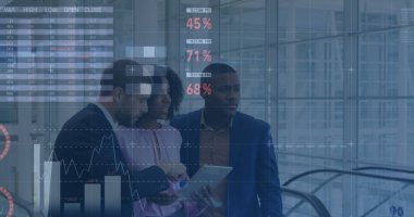 Ofisteki çeşitli iş adamlarıyla ilgili finansal veri işleme resmi. küresel iş, finans ve veri işleme kavramı, dijital olarak oluşturulmuş görüntü.