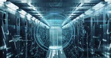 Siber güvenlik metni resmi, sunucu odasındaki bilgisayar dilinin üzerindeki simgelerle daire şeklinde asma kilit. Dijital bileşik, çoklu pozlama, koruma, kodlama, ağ ve teknoloji kavramı.