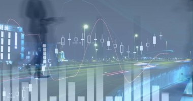 Çeşitli iş adamlarının yürüyüşleri ve yol trafiğinin zamanlaması üzerinden finansal verilerin görüntüsü. küresel iş, finans, ekonomi ve teknoloji kavramı, dijital olarak üretilen imaj.