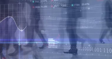 Çeşitli iş adamlarının yürüme ve veri işleme süresindeki finansal verilerin görüntüsü. küresel iş, finans, ekonomi ve teknoloji kavramı, dijital olarak üretilen imaj.