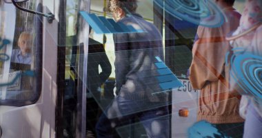 Otobüsteki farklı insanların tarama ve veri işleme görüntüsü. Küresel iş, veri işleme ve dijital arayüz kavramı, dijital olarak oluşturulmuş resim.