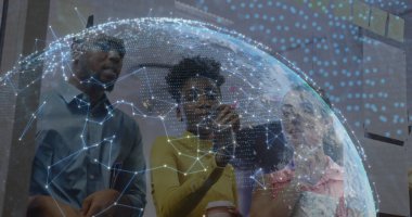 Ofisteki farklı iş adamlarından oluşan bir ağ görüntüsü. Küresel iş, bilgisayar ve dijital arayüz kavramı, dijital olarak oluşturulmuş resim.