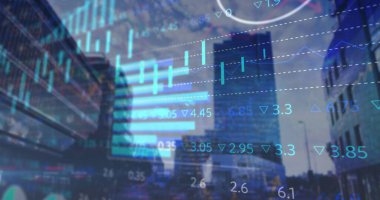 Şehir manzarası üzerinde veri işleme resmi. küresel iş, finans, bağlantılar ve dijital arayüz konsepti, dijital olarak oluşturulmuş görüntü.