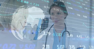 Kafkasyalı kadın doktorların konuştuğu mali verilerin görüntüsü. sağlık, tıp mesleği, finans ve ekonomi konsepti, dijital olarak üretilen imaj.