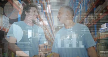 Finansal grafikler beyaz erkek depo çalışanları üzerinde. iş, finans ve dağıtım hizmetleri kavramı, dijital olarak oluşturulmuş görüntü.