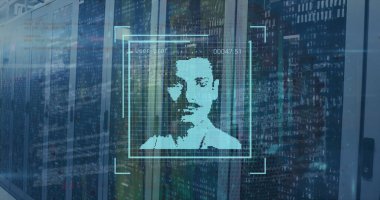 Sunucu odasının üzerindeki kareler, mercek fişekleri ve çubuklarda birden fazla kişinin resmi. Dijital bileşik, çoklu pozlama, ödenmeyen sembol, veri merkezi, ağ, teknoloji, ağ sunucusu.