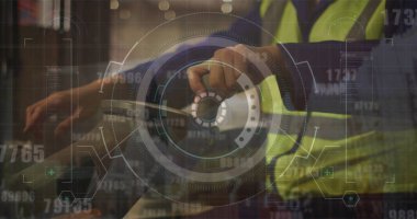 Depodaki Afrikalı Amerikalı erkek işçilerin istatistik çizelgeleri. Küresel finans, istatistik, hesaplama ve veri işleme kavramı, dijital olarak oluşturulmuş resim.