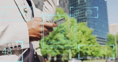 Akıllı telefon kullanan insanların el üstünde simgeleri. Küresel iş, finans ve dijital arayüz kavramı, dijital olarak oluşturulmuş görüntü.