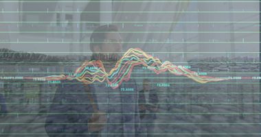 Çeşitli iş adamlarının veri işleme görüntüsü. Küresel teknoloji, finans ve dijital arayüz kavramı, dijital olarak oluşturulmuş görüntü.