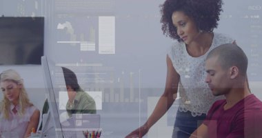 Ofiste çalışan iş adamlarının veri işleme görüntüsü. Küresel hesaplama, finans, iş ve veri işleme kavramı, dijital olarak oluşturulmuş resim.