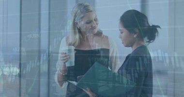 Çeşitli iş kadınlarının finansal veri işleme görüntüsü. Küresel iş, finans, hesaplama ve veri işleme kavramı, dijital olarak oluşturulmuş resim.