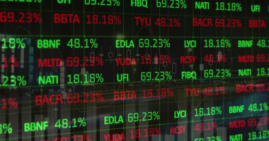 Şehir manzarası üzerinde istatistik ve finansal veri işleme resimleri. küresel finansman, iş ve veri işleme kavramı, dijital olarak oluşturulmuş görüntü.