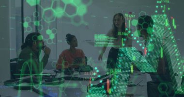 Ofisteki çeşitli iş adamlarının veri işleme görüntüsü. Küresel iş ve dijital arayüz kavramı, dijital olarak oluşturulmuş görüntü.
