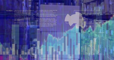 Depoda forklift kullanan Afrikalı Amerikalı erkek işçinin veri işleme görüntüsü. Lojistik işi ve teknoloji konsepti