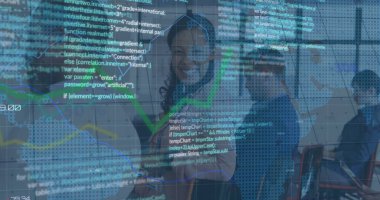 Ofiste çalışan iş adamlarının mali veri işleme görüntüsü. Küresel işletme finans borsası ve teknoloji konsepti, dijital olarak üretilen imaj.