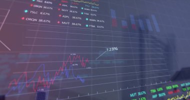 Şebeke ve şehir dışında finansal veri işleme resmi. Küresel iş, finans, hesaplama ve veri işleme kavramı, dijital olarak oluşturulmuş resim.