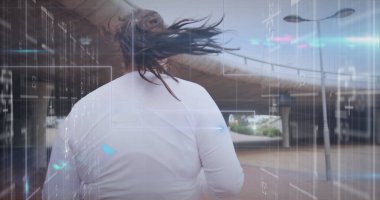 Şehirde egzersiz yapan beyaz tenli bir kadının veri işleme görüntüsü. Spor, aktif yaşam tarzı, kentsel yaşam ve mutluluk konsepti, dijital olarak oluşturulmuş görüntü.