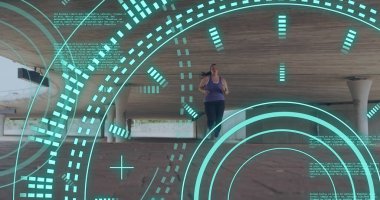 Şehirde egzersiz yapan beyaz tenli bir kadının veri işleme görüntüsü. Spor, aktif yaşam tarzı, kentsel yaşam ve mutluluk konsepti, dijital olarak oluşturulmuş görüntü.