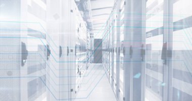 Veri sunucu odasının üzerinde asma kilit ve kart simgesi resmi. Dijital bileşik, ağ güvenliği, koruma, ağ, erişim, teknoloji, veri merkezi ve ağ sunucu kavramı.