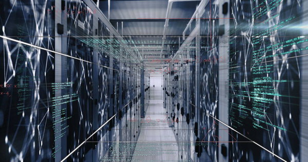 Изображение обработки данных, математических уравнений и сети соединений через серверную комнату. Концепция хранения бизнес-данных