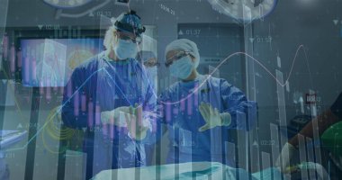 Çeşitli kadın ve erkek işçilerin kullandığı verilerin ve grafiklerin görüntüsü. covid pandemik konsept sırasında küresel tıp ve veri işleme, dijital olarak üretilen resim.