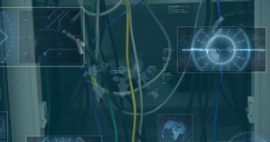 Bilgisayar sunucusunun kapatılmasına karşı veri işleme ve ikili kodlama resmi. Bilgisayar arayüzü ve iş veri teknolojisi kavramı