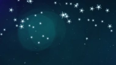 Kış manzarası animasyonu, kar tanelerinin düşüşü, koyu mavi arka planda yeşil bokeh ile. Noel kutlaması konsepti
