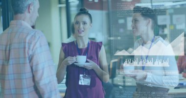 Veri analizi görüntüsü, farklı iş adamlarının sohbet etmesi üzerine. takım çalışması, teknoloji, şirket, işbirliği, yenilik, analiz