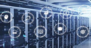 Bilgisayar sunucuları üzerinde simge ve veri işleme resimleri. Küresel finans, iş, bağlantılar, bulut hesaplama ve veri işleme kavramı dijital olarak oluşturuldu.