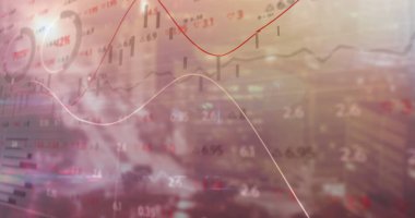 Şehir manzarası üzerinde finansal veri işleme resmi. Küresel finans, iş, bağlantılar, hesaplama ve veri işleme kavramı dijital olarak oluşturuldu.