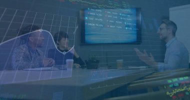 Muhtelif meslektaşların ofiste toplanmasıyla ilgili finansal veri işleme resmi. Küresel iş, finans ve dijital arayüz kavramı dijital olarak oluşturulmuş görüntü.