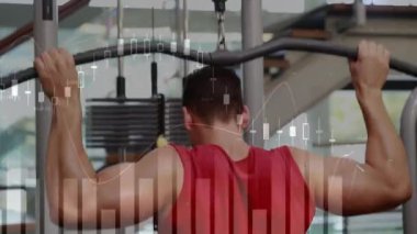 Spor salonunda egzersiz yapan, finansal veri tablosu eşleşen bir adam. Fitness, egzersiz, teknoloji, finans, sağlık, analiz