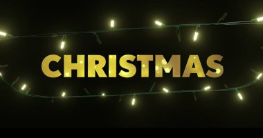 Siyah arkaplandaki peri ışıklarının üzerindeki noel mesajının resmi. Noel, kutlama ve gelenek konsepti dijital olarak oluşturuldu.