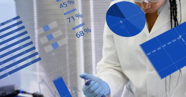 Laboratuvarda çalışan Afrikalı Amerikalı kadın bilim adamının mali veri işleme görüntüsü. Küresel bilim, finans ve dijital arayüz kavramı dijital olarak oluşturulmuş görüntü.