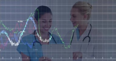 Hastanedeki çeşitli doktorların finansal veri işleme görüntüsü. Küresel tıp, bağlantılar, hesaplama ve veri işleme kavramı dijital olarak oluşturulmuş görüntü.