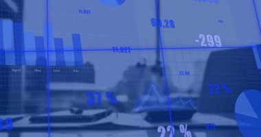 Şehir manzaralı mavi çizelgeler ve verilerin işlenmesi. Ağ, veri, dijital arayüz, işleme, iş ve iletişim, dijital olarak oluşturulmuş görüntü.