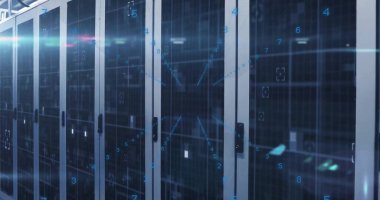 Sunucu odasında yanıp sönen ışıklar ve veri işleme görüntüsü. Ağ, veri, işleme, iş, dijital arayüz ve iletişim, dijital olarak oluşturulmuş görüntü.