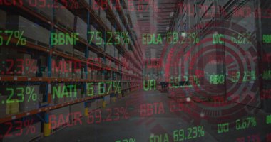 Depodaki finansal veri işleme görüntüsü. Küresel gönderim, iş, bağlantılar, hesaplama ve veri işleme kavramı dijital olarak oluşturuldu.