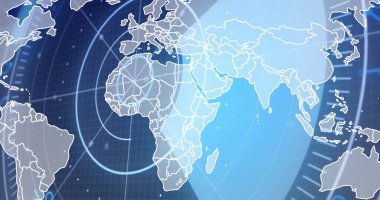 Dünya haritası üzerinde dijital veri işleme resmi. Dijital olarak oluşturulmuş küresel bağlantılar, hesaplama ve veri işleme kavramı.