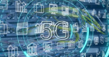 5G metin resmi, bilgisayar sunucuları üzerinde dijital veri işleme. Dijital olarak oluşturulmuş küresel bağlantılar, hesaplama ve veri işleme kavramı.