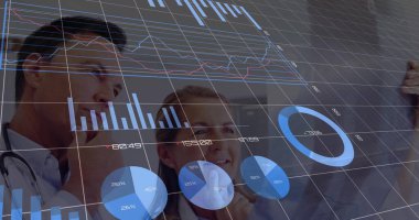 Röntgen kontrol eden Kafkas doktorların veri işleme ve diyagramlarının görüntüsü. Teknoloji, tıp ve dijital arayüz kavramı dijital olarak oluşturulmuş görüntü.