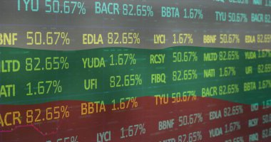 Ekvator bayrağı üzerinde finansal veri işleme resmi. Küresel finans, iş, bağlantılar, hesaplama ve veri işleme kavramı dijital olarak oluşturuldu.