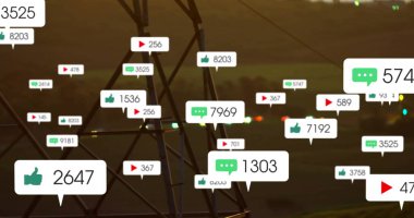 Elektrik hatları olan sosyal medya görüntüsü. Teknoloji, dijital, iletişim, bağlantı, elektrik, internet