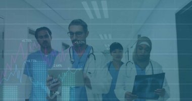 Çeşitli doktorların finansal veri işleme görüntüsü. Küresel tıp, işletme, bağlantılar, hesaplama ve veri işleme kavramı dijital olarak oluşturulmuş görüntü.